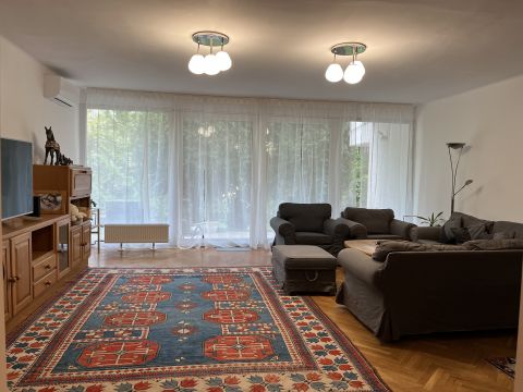 Kiadó Lakás 1025 Budapest 2. kerület Igényes, felújított sorházi otthon kerttel, csendes környeze