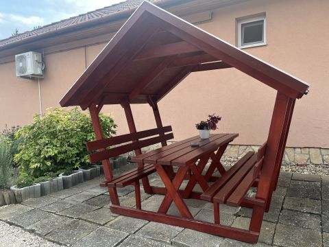 Eladó Ház 8093 Lovasberény Központi részen
