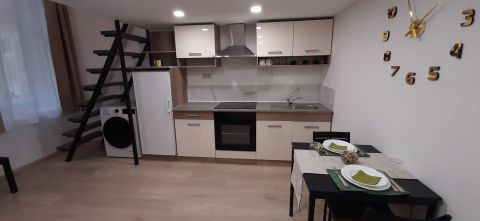 Eladó Lakás 1071 Budapest 7. kerület Városliget közelében, felújított stúdió lakás, jó lehetőség