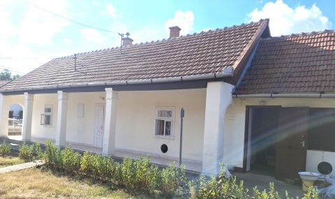 Eladó Ház 3213 Atkár , Csendesebb utcában
