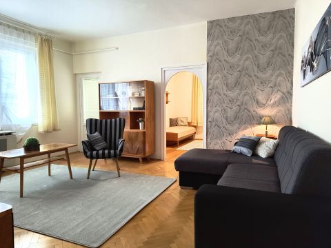 Kiadó Lakás 4032 Debrecen , Egyetem sugárúton 2 szobás, BÚTOROZOTT lakás KIADÓ!
