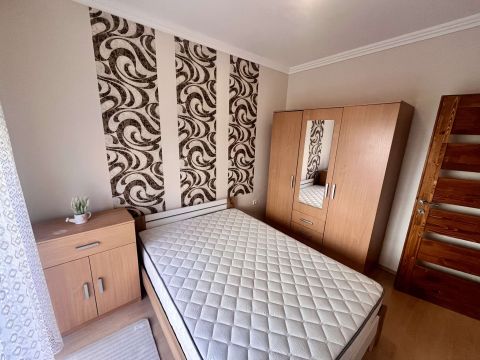 Kiadó Lakás 6000 Kecskemét Horog utcában kiadó első emeleti erkélyes lakás!