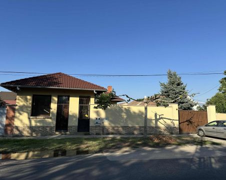 Eladó Ház 2750 Nagykőrös , Nagykőrös belvárosa közelében, nappali+2 szobás családiház