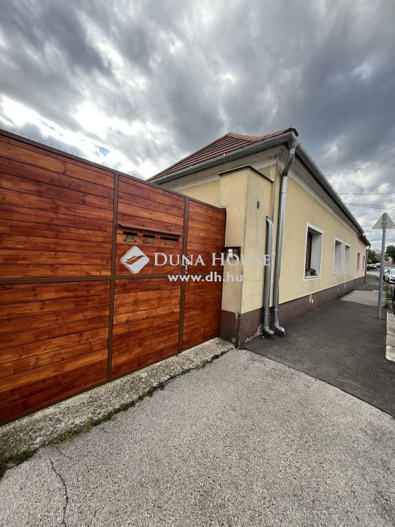 8200 Veszprém , Veszprém — 1/29