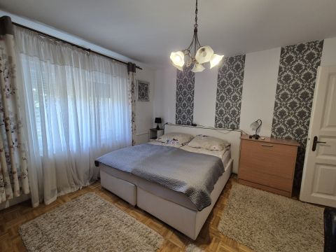 Eladó Ház 8600 Siófok egyszintes, családi ház pazar wellnessel, impozáns kerttel