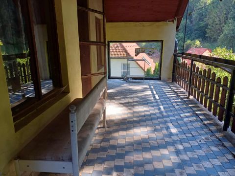 Eladó Ház 3517 Miskolc , Zöld környezetben, családi ház, garázzsal!