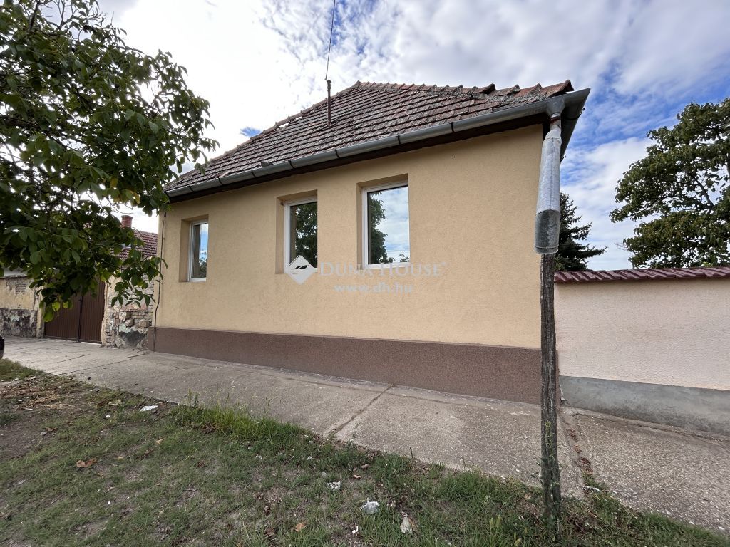 6528 Bátmonostor , Bátmonostor csendes utcájában — 1/32