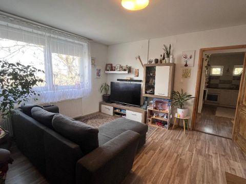 Eladó Lakás 8400 Ajka , 8451 Ajka, kertváros