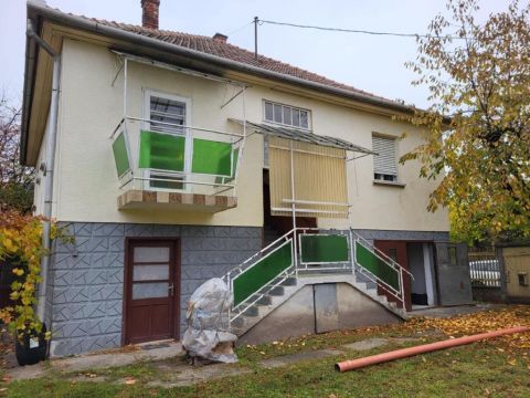 Eladó Ház 5100 Jászberény 5100 Jászberény, Központhoz közeli