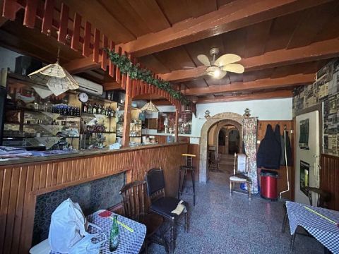 Eladó Üzlethelyiség 2170 Aszód 2170 Aszód, Központ