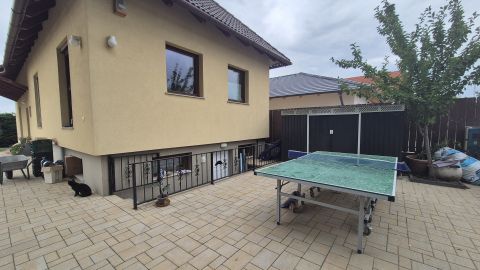 Eladó Ház 2146 Mogyoród , Nyulas utca