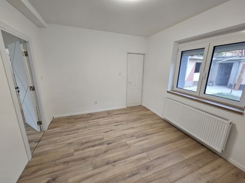 Eladó Ház 7632 Pécs Eladó régi-kertvárosi felújított ikerház, garázzsal!