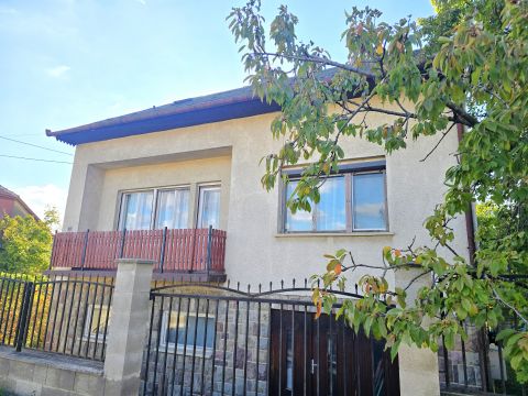 Eladó Ház 7628 Pécs Keleti városrészben 150 nm-es családi ház