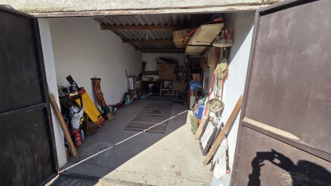 Eladó Parkoló 2600 Vác Vác, Deákvár Szélső sor
