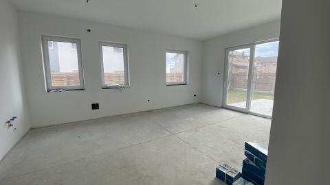 Eladó Lakás 2330 Dunaharaszti , Dunaharaszti rendezett, népszerű részén