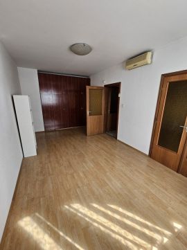 Kiadó Lakás 7621 Pécs 