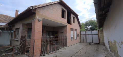 Eladó Ház 6640 Csongrád , 6640 Csongrád, Arany János u. 10.