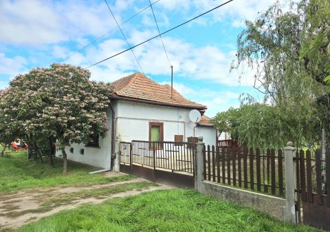 Eladó Ház 5331 Kenderes , Horty- Kastély közelében