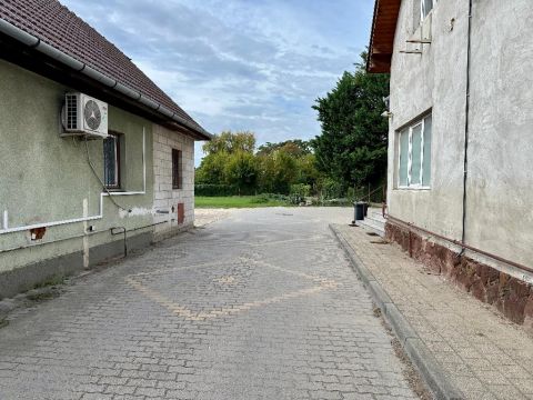 Eladó Ház 2200 Monor 2200 Monor, kertváros