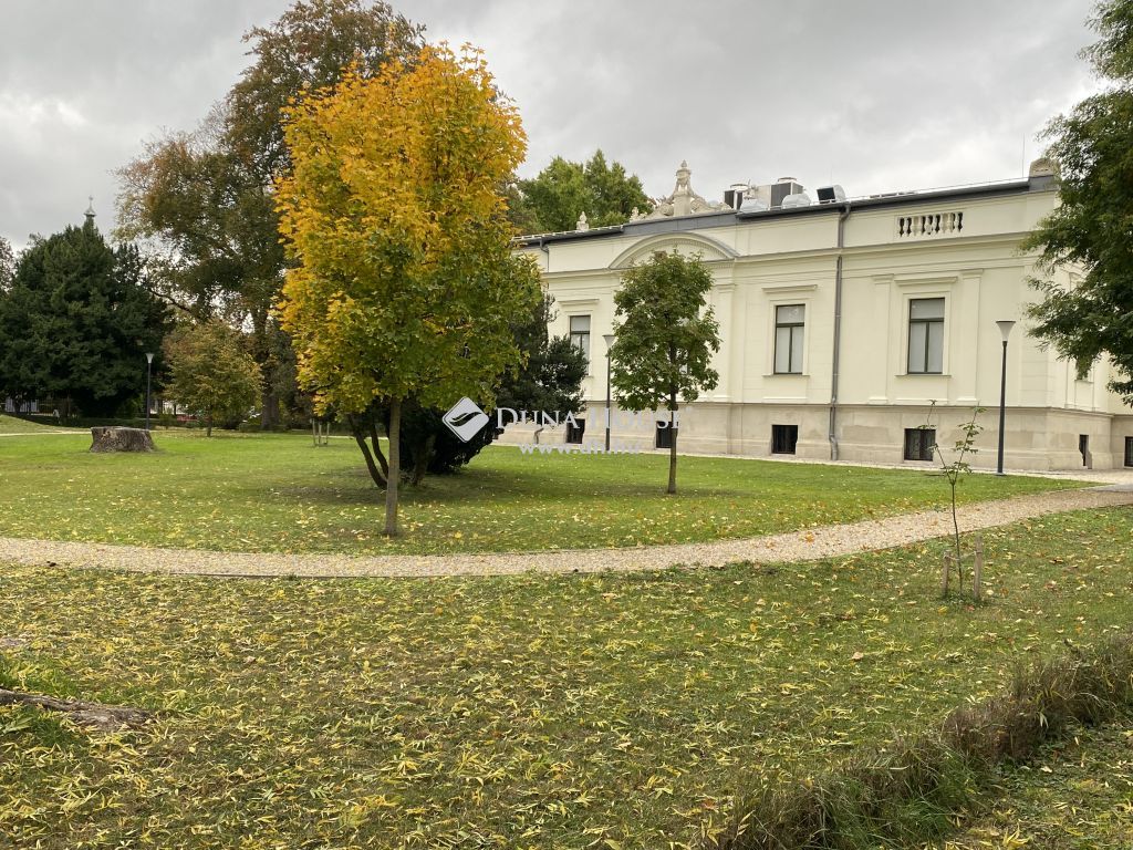 9400 Sopron , SOKOLDALÚ BEFEKTETÉSI LEHETŐSÉG SOPRONBAN! — 1/10