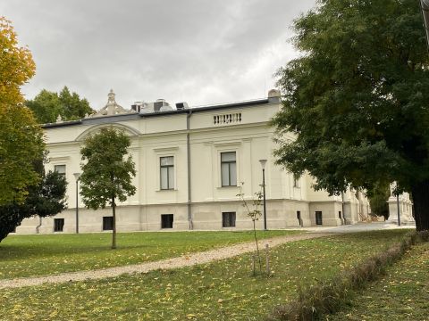 Eladó Iroda 9400 Sopron , SOKOLDALÚ BEFEKTETÉSI LEHETŐSÉG SOPRONBAN!