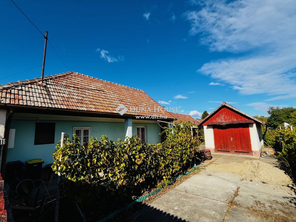 2251 Tápiószecső , Azonnal birtokba vehető, 2 szobás ház, önálló garázzsal. — 1/27