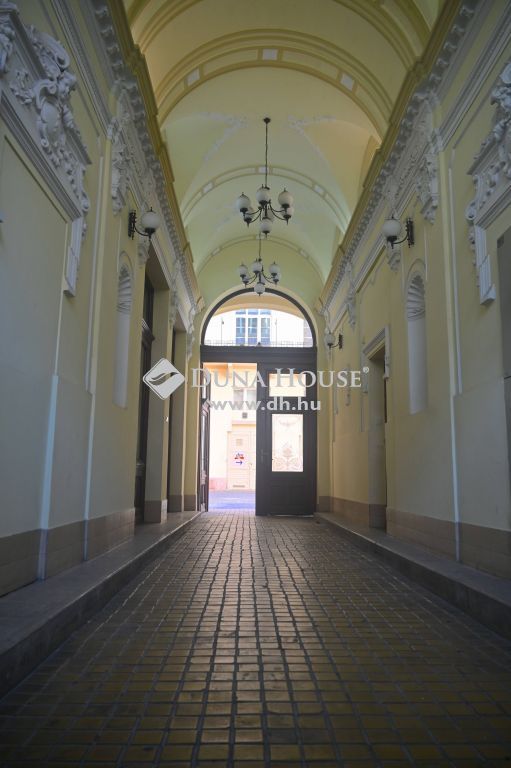 1052 Budapest 5. kerület , Gerlóczy utcai nézetű lakás — 1/29