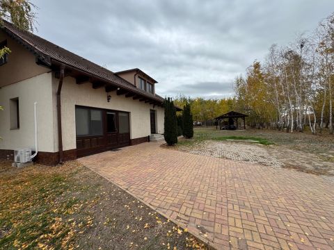 Eladó Ház 6000 Kecskemét , Jól működő 7 apartmanos vendégház stabil vendégkörrel eladó