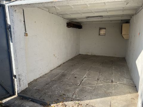 Eladó Parkoló 8100 Várpalota 