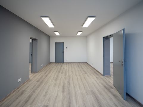 Kiadó Irodaépület 4090 Polgár Pazar bérlemények széles választéka - a Tiéd milyen lesz? 