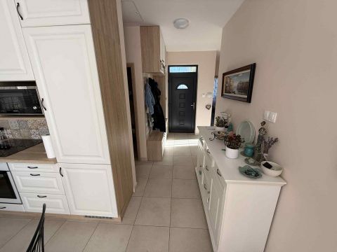 Eladó Ház 9081 Győrújbarát Baráthegyhez közel