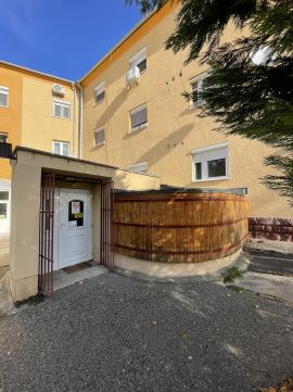 Eladó Üzlethelyiség 8400 Ajka Ajka