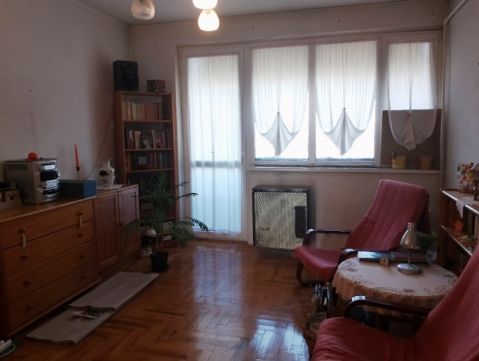 Eladó Lakás 1135 Budapest 13. kerület Angyalföldi 1 szobás + loggiás, 2. emeleti, felújítandó tégl