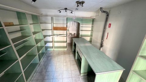 Eladó Üzlethelyiség 4400 Nyíregyháza Vasvári Pál Gimnázium közelében