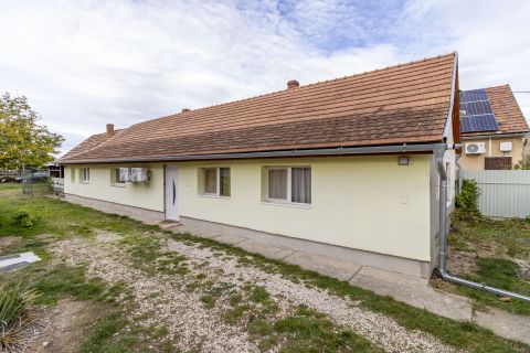 Eladó Ház 8154 Polgárdi 