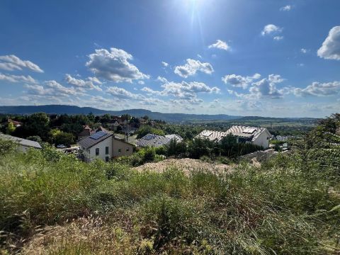 Eladó Telek 2096 Üröm , 2096 Üröm, Üröm