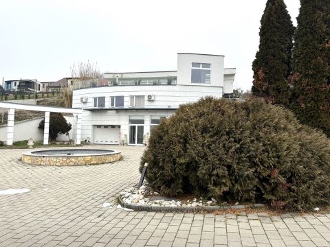 Eladó Lakás 1037 Budapest 3. kerület 