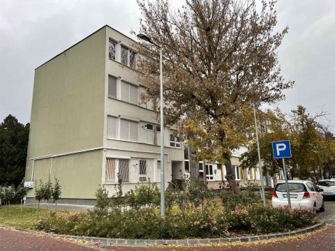 Eladó Lakás 2200 Monor , Monor KÖZPONT, tehermentes, azonnal birtokba vehető lakás 