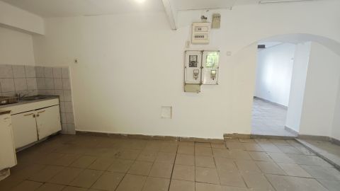 Eladó Üzlethelyiség 1135 Budapest 13. kerület 