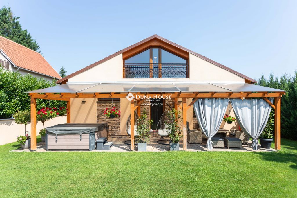 Eladó ház, Győrújbarát