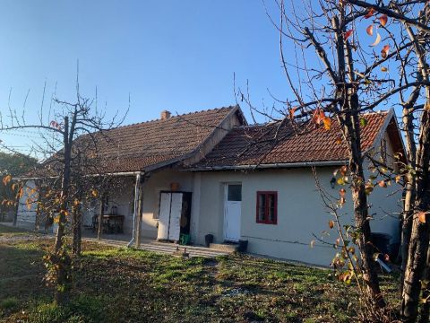 Eladó Ház 5052 Újszász 5052 Újszász, Csendes