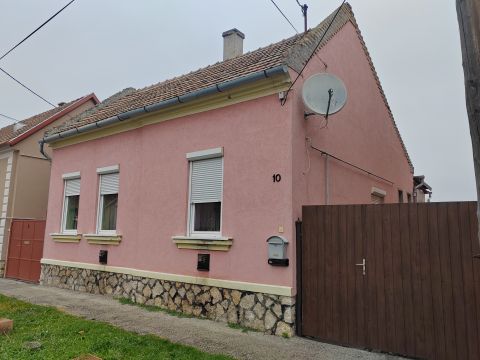 Eladó Ház 8500 Pápa , Tókert