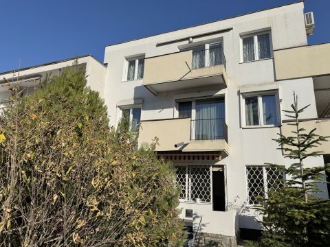 Kiadó Lakás 1016 Budapest 1. kerület 