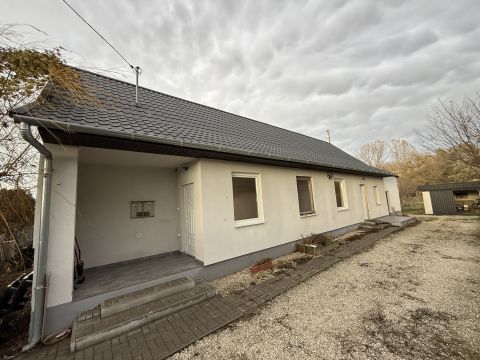 Eladó Ház 2371 Dabas , Eladó felújított családi ház Dabason 1350 nm-es telken