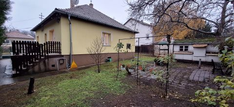 Eladó Ház 1182 Budapest 18. kerület , Modern, önálló családi ház nagy telekkel a Gloriett-telepen!