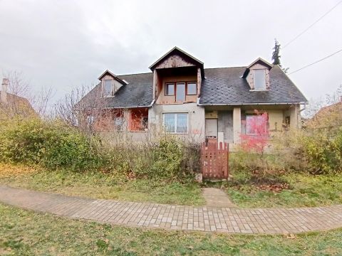 Eladó Ház 8085 Vértesboglár Csendes utcéban