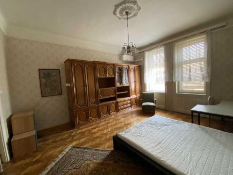 Eladó Lakás 1081 Budapest 8. kerület 1081 Budapest 8, II. János Pál Pápa tér