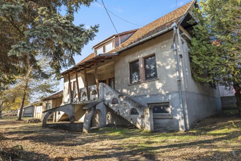 Eladó Ház 2376 Hernád , Tágas otthon, kétszintnyi lehetőség