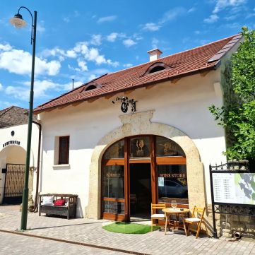 Eladó Vendéglátás 3909 Mád 