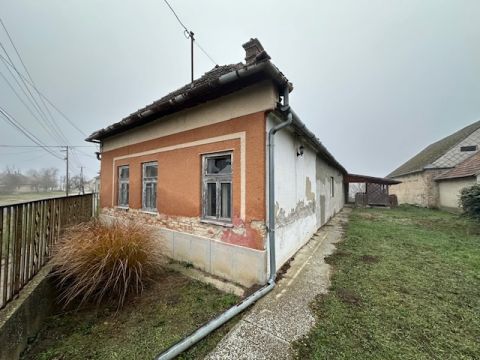 Eladó Ház 7045 Györköny , Györköny Nyugodt részén 